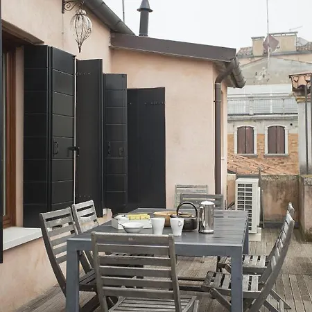 Terrazza Rialto Апартаменты *